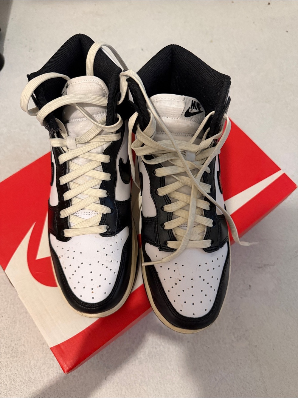 Women’s Nike Dunk High - Picture 2 of 5
